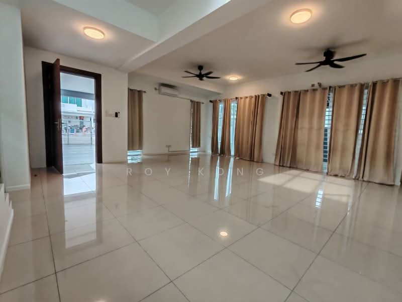 Semi-Detached House for Rent in Seri Kembangan (Selangor) - Roy Kong - Living Room - PropertyGuru.com.my
