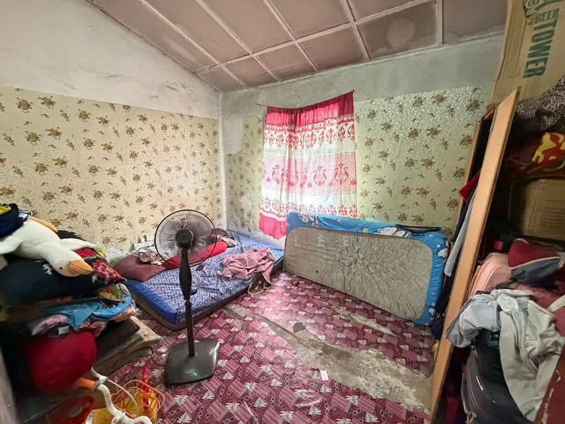 Rumah Teres 2 Tingkat untuk Dijual di Taman Desa Jaya (Johor Bahru) - Sze Lee - Bedroom - PropertyGuru.com.my