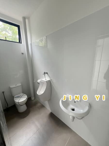 Shop / Office for Rent in Taman Perdana (Simpang Ampat) - Jing Yi - Bathroom - PropertyGuru.com.my