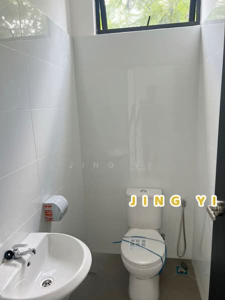 Shop / Office for Rent in Taman Perdana (Simpang Ampat) - Jing Yi - Bathroom - PropertyGuru.com.my