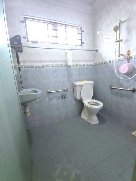 Rumah Teres 1 Tingkat untuk Dijual di Taman Puteri Wangsa (Ulu Tiram) - Karl Lim - Bathroom - PropertyGuru.com.my