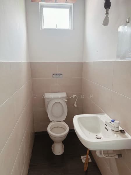 Shop for Rent in Taman Saujana (Kluang) - Jane Poh - Bathroom - PropertyGuru.com.my