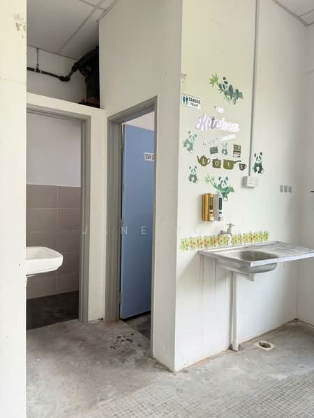 Shop for Rent in Taman Saujana (Kluang) - Jane Poh - Kitchen - PropertyGuru.com.my