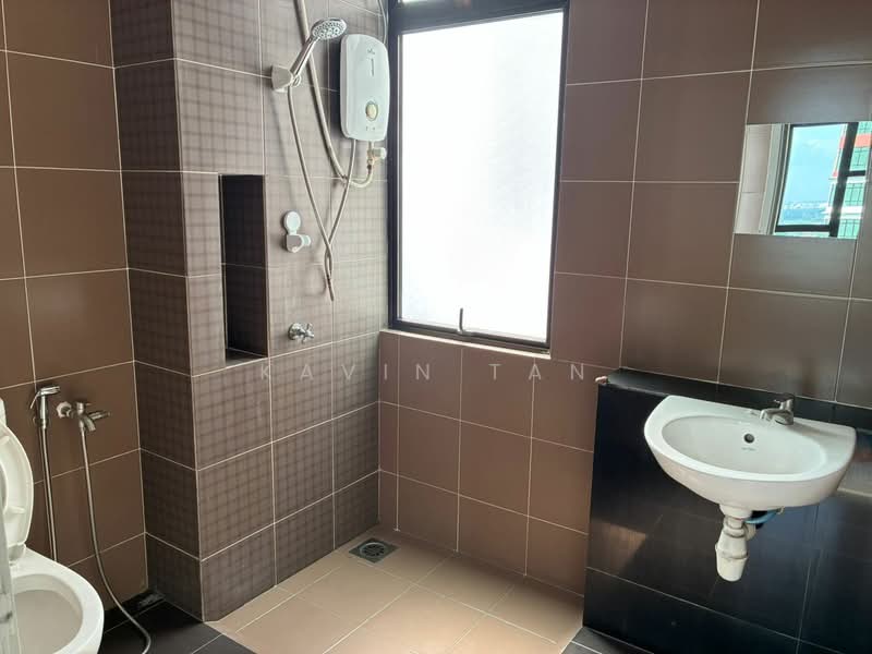 Pangsapuri untuk Disewa di Austin Regency (Pangsapuri Austin Perdana) - Kavin Tan - Bathroom - PropertyGuru.com.my