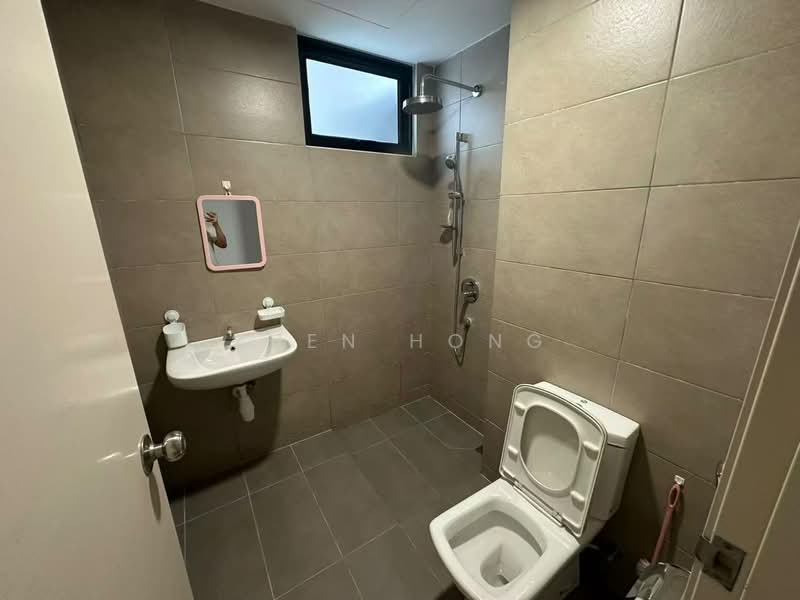 Kondominium untuk Disewa di Senzvilles (Senzo Residence) - Zhen Hong - Bathroom - PropertyGuru.com.my