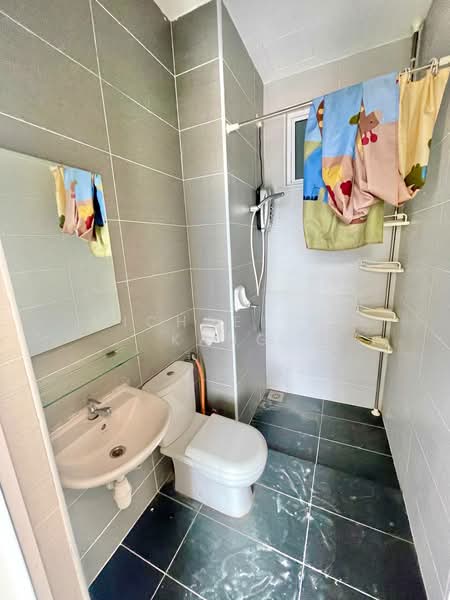 Servis Apartment untuk Dijual di THE SENAI GARDEN (PANGSAPURI IMPIAN SENAI) - Michael Ah Kang - Bathroom - PropertyGuru.com.my