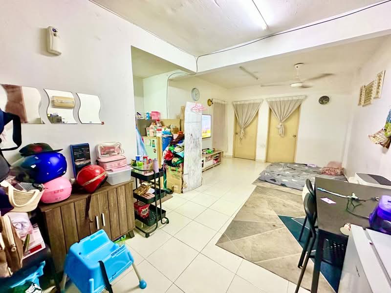 Pangsapuri untuk Dijual di Pangsapuri Palma - Syahrim Naim - Living Room - PropertyGuru.com.my