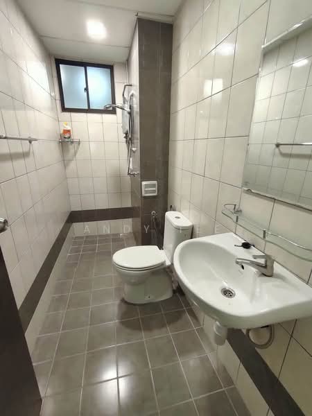 Condominium for Sale at Indah Alam (Subang Andaman) - Andy Tee - 2nd Bathroom - PropertyGuru.com.my