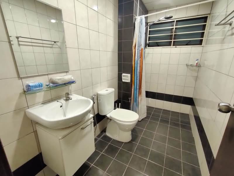 Condominium for Sale at Indah Alam (Subang Andaman) - Andy Tee - Master Bathroom - PropertyGuru.com.my