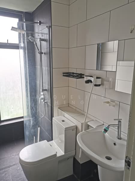 Servis Apartment untuk Dijual di Univ 360 Place - Jacqueline Zheng - Bathroom - PropertyGuru.com.my