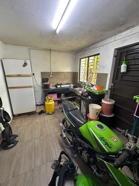 Rumah Teres 2 Tingkat untuk Dijual di Bandar Seri Alam (Masai) - Yucong . - Kitchen - PropertyGuru.com.my
