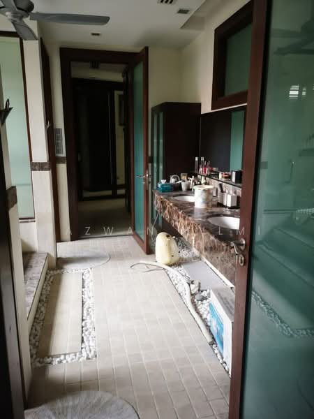 Rumah Banglo untuk Dijual di Sultan Abdul Aziz Shah Golf & Country Club (Shah Alam) - Hazwan Hilmi - Bathroom - PropertyGuru.com.my