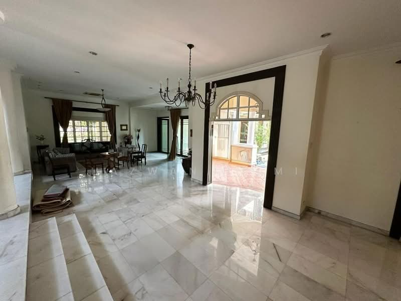 Rumah Banglo untuk Dijual di Sultan Abdul Aziz Shah Golf & Country Club (Shah Alam) - Hazwan Hilmi - Living Room - PropertyGuru.com.my