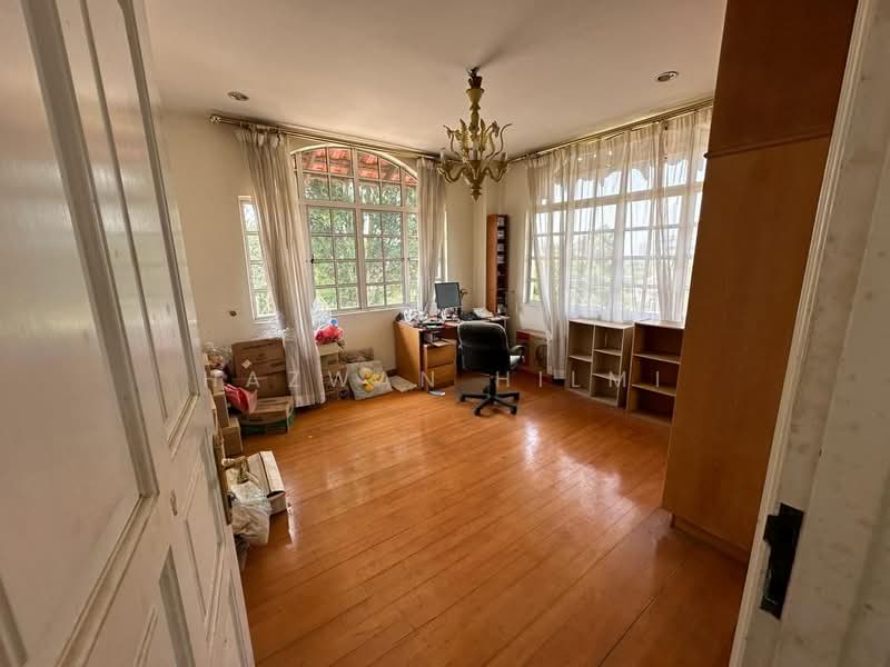 Rumah Banglo untuk Dijual di Sultan Abdul Aziz Shah Golf & Country Club (Shah Alam) - Hazwan Hilmi - Study - PropertyGuru.com.my