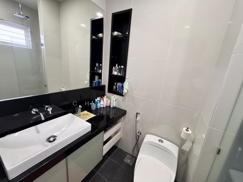 Semi-Detached House for Sale in Taman Maluri (Cheras) - ChaoLim . - Bathroom - PropertyGuru.com.my