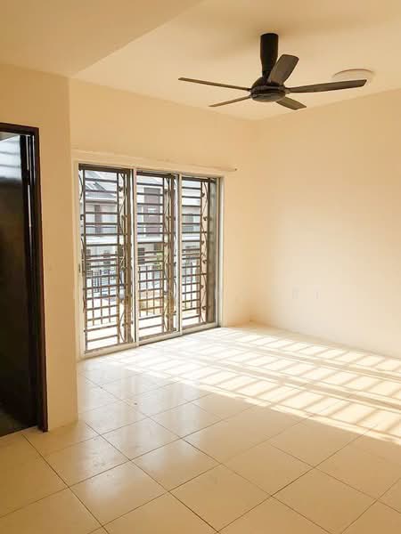2-storey Terraced House for Sale in Taman Indah Klia (Sepang) - Ilman Nahri - Living Room - PropertyGuru.com.my