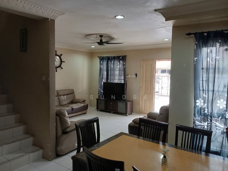2-storey Terraced House for Sale in Shah Alam (Selangor) - M. Sundram - Living Room - PropertyGuru.com.my