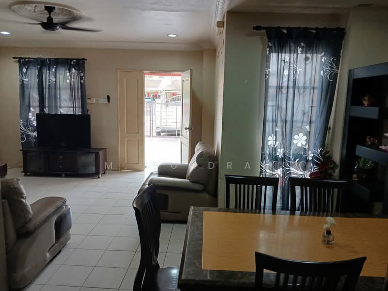 2-storey Terraced House for Sale in Shah Alam (Selangor) - M. Sundram - Living Room - PropertyGuru.com.my