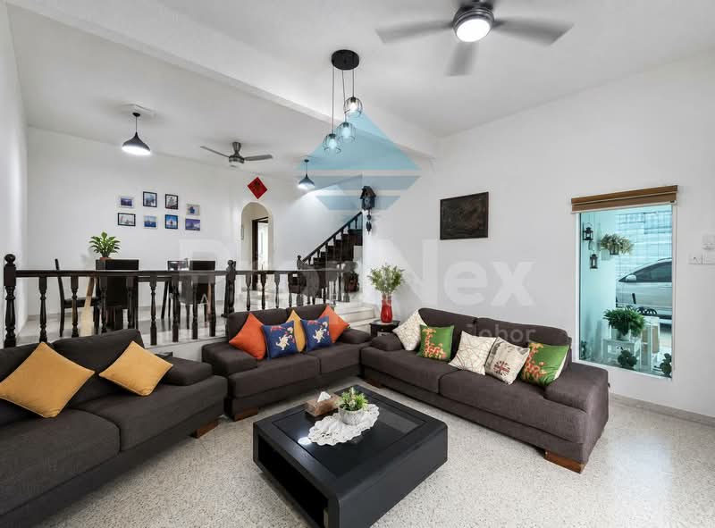 Rumah Berkembar untuk Dijual di Taman Tasek (Johor Bahru) - Annie Chai - Living Room - PropertyGuru.com.my