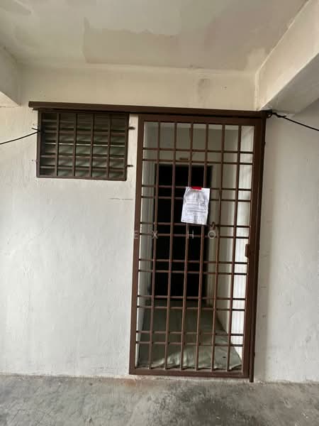 Pangsapuri untuk Dijual di Palm & Nipah Court (Pangsapuri Nipah) - Alex Ho - Entrance - PropertyGuru.com.my