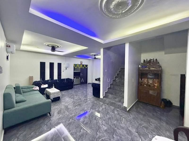 Cluster House for Sale in Taman Scientex Pasir Gudang (Pasir Gudang) - Azlina Muslim - Living Room - PropertyGuru.com.my