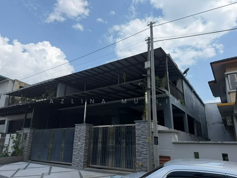 Cluster House for Sale in Taman Scientex Pasir Gudang (Pasir Gudang) - Azlina Muslim - Exterior - PropertyGuru.com.my
