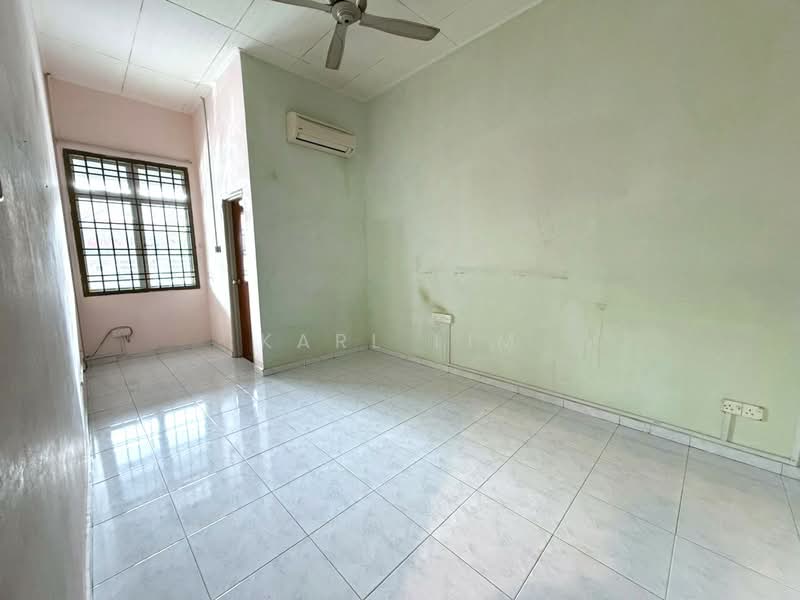 Rumah Teres 1 Tingkat untuk Dijual di Taman Nusa Bestari 2 (Iskandar Puteri (Nusajaya)) - Karl Lim - Living Room - PropertyGuru.com.my
