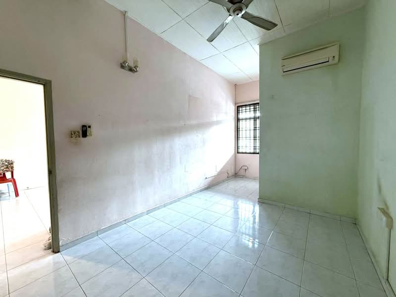 Rumah Teres 1 Tingkat untuk Dijual di Taman Nusa Bestari 2 (Iskandar Puteri (Nusajaya)) - Karl Lim - Living Room - PropertyGuru.com.my