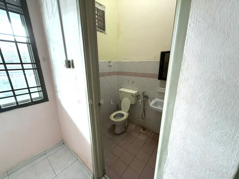Rumah Teres 1 Tingkat untuk Dijual di Taman Nusa Bestari 2 (Iskandar Puteri (Nusajaya)) - Karl Lim - Bathroom - PropertyGuru.com.my
