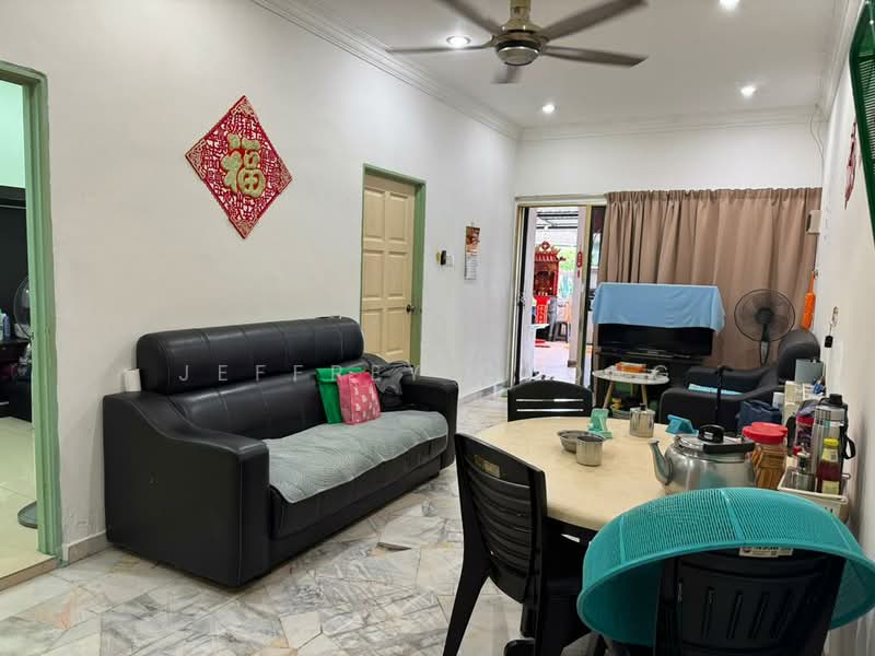 Terraced House for Sale in Seremban (Negeri Sembilan) - Jeffrey Chong - Living Room - PropertyGuru.com.my