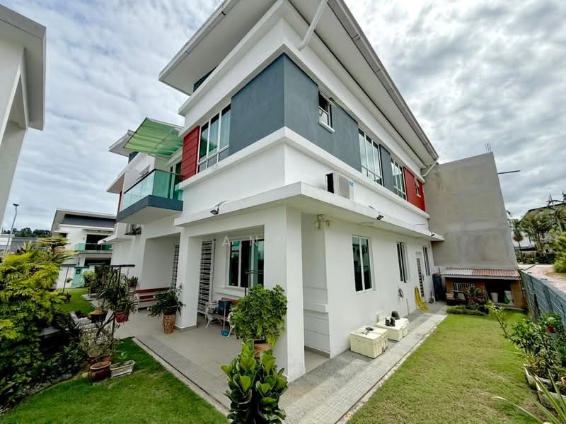 Semi-Detached House for Sale in Taman Villa Perdana (Kajang) - Ann . - Exterior - PropertyGuru.com.my
