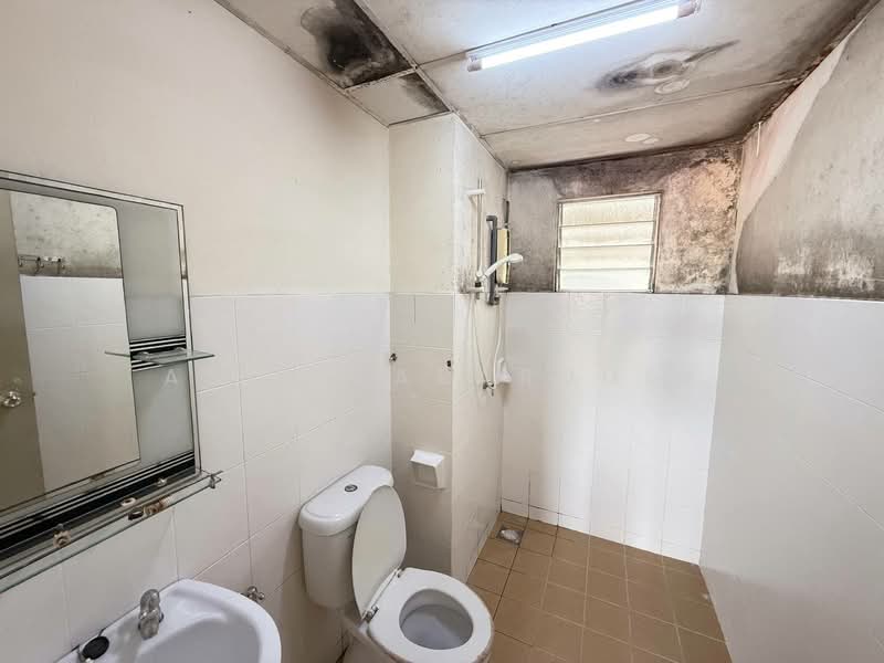 Apartment for Sale at Angsana Apartment - Abid Sabarudin - Bathroom - PropertyGuru.com.my
