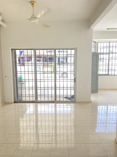 2-storey Terraced House for Sale in Taman Tiara (Tangkak) - Alex Cheah - Living area - PropertyGuru.com.my