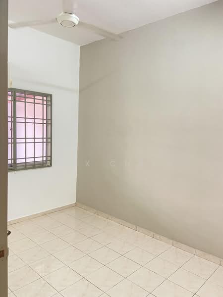 2-storey Terraced House for Sale in Taman Tiara (Tangkak) - Alex Cheah - Guests room - PropertyGuru.com.my