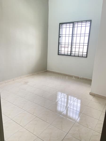 2-storey Terraced House for Sale in Taman Tiara (Tangkak) - Alex Cheah - Room 2 - PropertyGuru.com.my