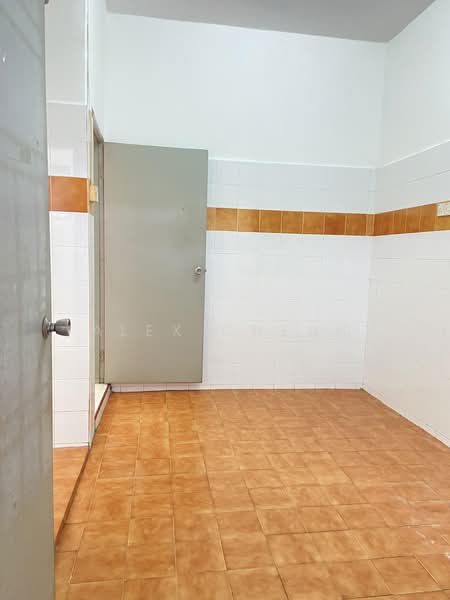 2-storey Terraced House for Sale in Taman Tiara (Tangkak) - Alex Cheah - Dry kitchen - PropertyGuru.com.my