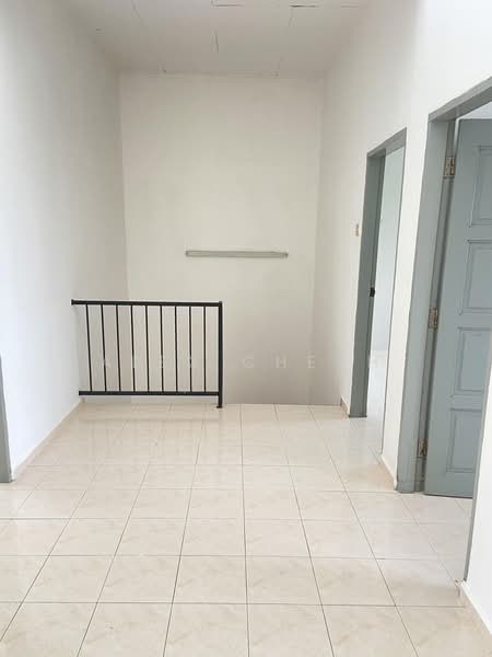 2-storey Terraced House for Sale in Taman Tiara (Tangkak) - Alex Cheah - First floor living area - PropertyGuru.com.my