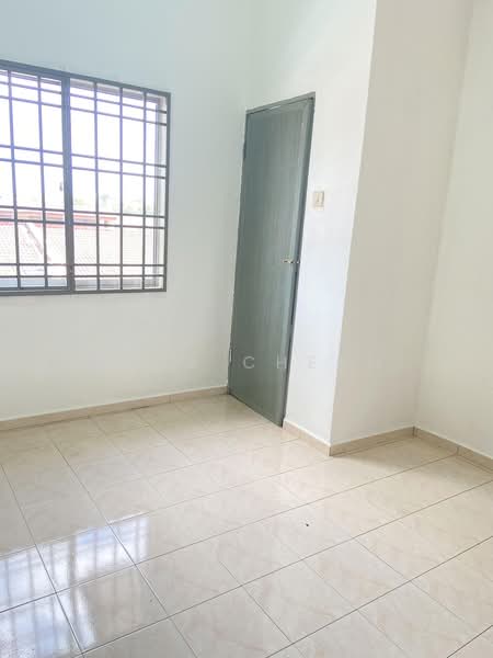 2-storey Terraced House for Sale in Taman Tiara (Tangkak) - Alex Cheah - Room2 - PropertyGuru.com.my