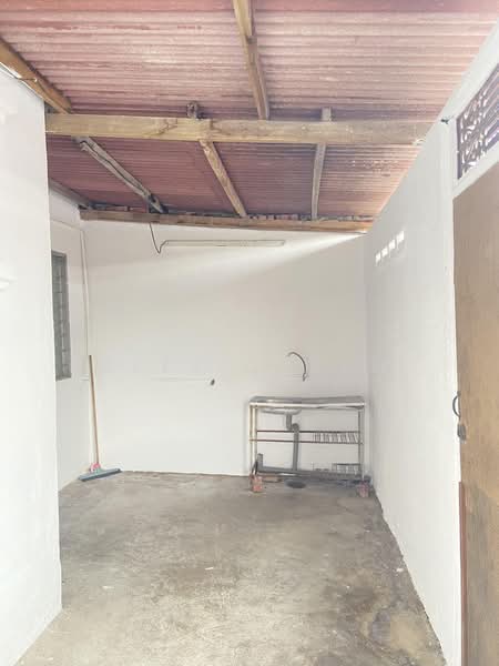 2-storey Terraced House for Sale in Taman Tiara (Tangkak) - Alex Cheah -     Extended back portion  - PropertyGuru.com.my