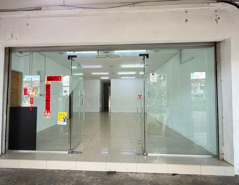 Kedai untuk Disewa di Taman Tan Sri Yaacob (Johor Bahru) - Eva Siow - Entrance - PropertyGuru.com.my