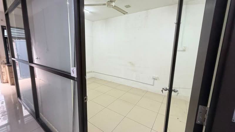 Kedai untuk Disewa di Taman Tan Sri Yaacob (Johor Bahru) - Eva Siow - Interior - PropertyGuru.com.my