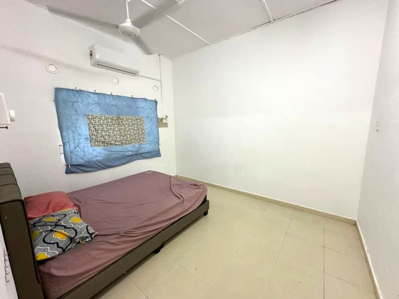 1-storey Terraced House for Rent in Taman Melodies (Johor Bahru) - CS Tan - Bedroom - PropertyGuru.com.my