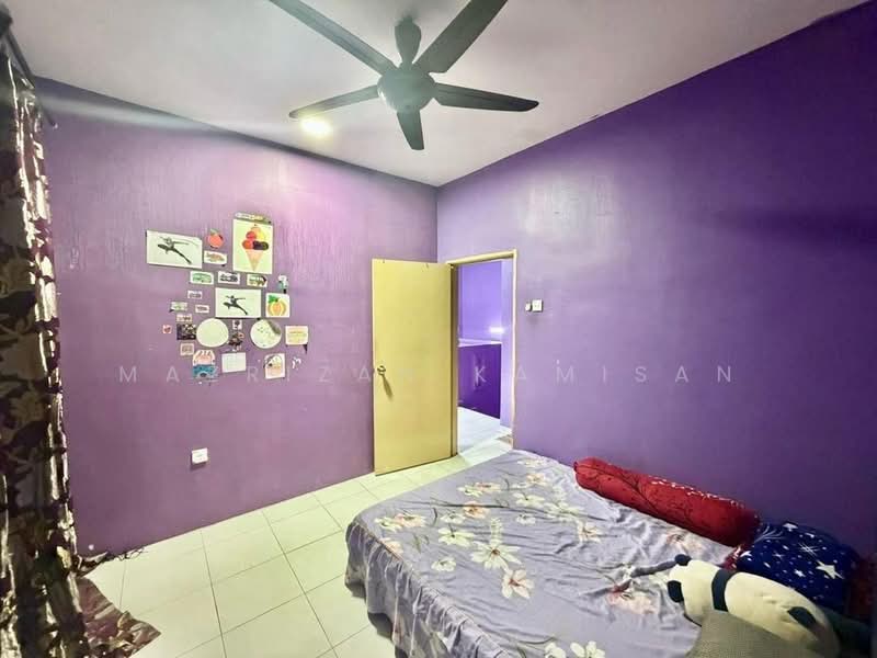 Cluster House for Sale in Taman Scientex Pasir Gudang (Pasir Gudang) - MAZRIZAN KAMISAN - Bedroom - PropertyGuru.com.my