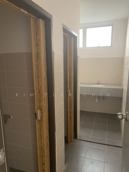 Warehouse for Rent in Kota Kinabalu (Sabah) - Kim Fuen Chin - Bathroom - PropertyGuru.com.my