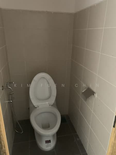 Warehouse for Rent in Kota Kinabalu (Sabah) - Kim Fuen Chin - Bathroom - PropertyGuru.com.my