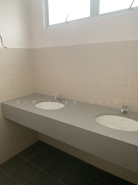 Warehouse for Rent in Kota Kinabalu (Sabah) - Kim Fuen Chin - Bathroom - PropertyGuru.com.my