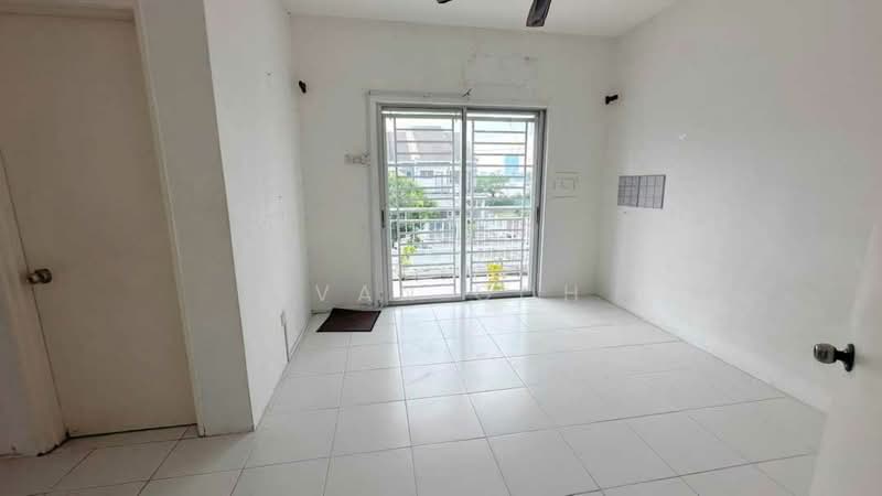 Townhouse for Sale in Taman Putra Perdana (Puchong) - Evan Goh - Living Room - PropertyGuru.com.my