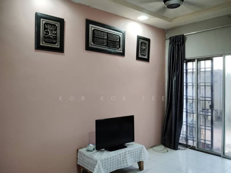 1-storey Terraced House for Rent in Taman Tasik Puchong (Puchong) - Kor Kok Tee - Living Room - PropertyGuru.com.my