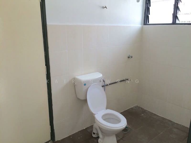 1-storey Terraced House for Sale in Taman Shanghai (Jalan Klang Lama (Old Klang Road)) - Kaeryn Wong - Bathroom - PropertyGuru.com.my