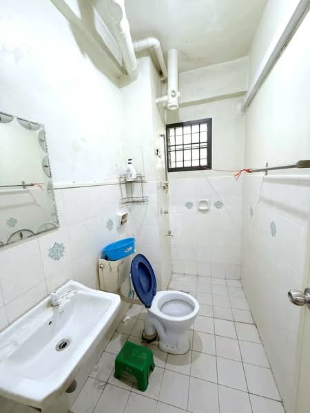 Apartment for Sale at Vista Seri Alam - Karl Lim - Bathroom - PropertyGuru.com.my